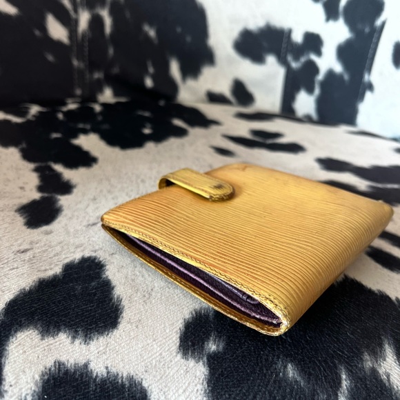 Louis Vuitton Yellow EPI Leather Purple Wallet MI0967 - Picture 7 of 16